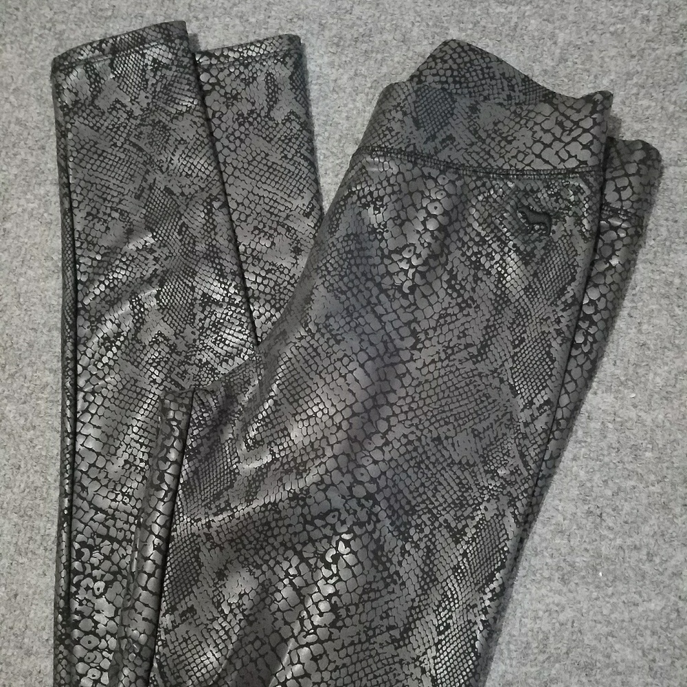 VS PINK leggings